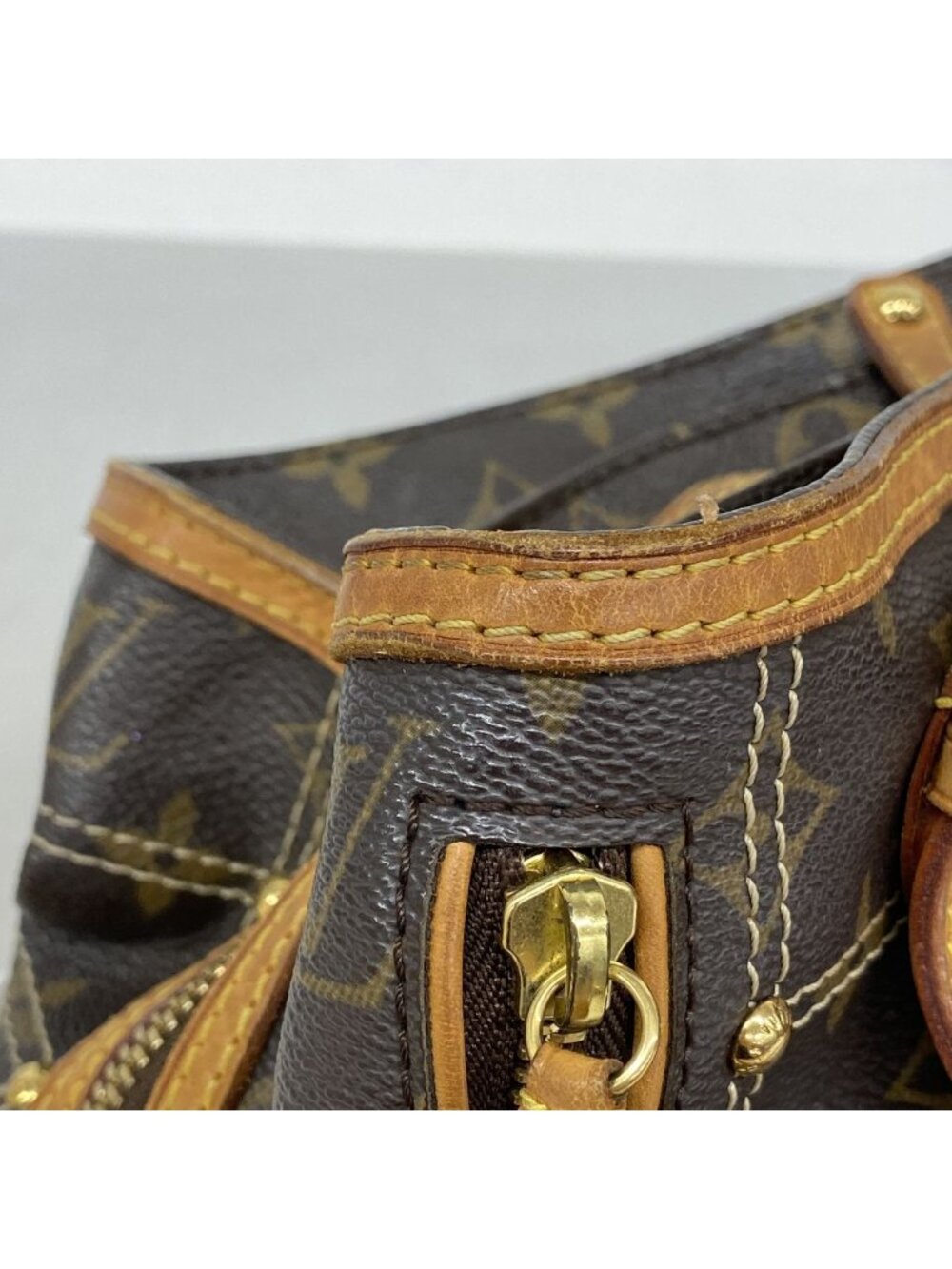 Louis Vuitton Handbag Monogram Rivet Brown - Picture 7 of 11